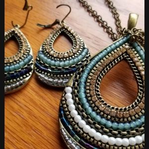 Gold necklace with magnetic reversible style